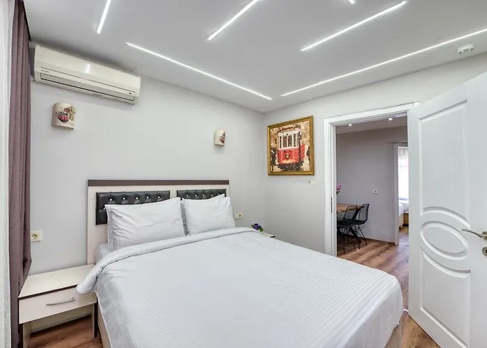 Oda ve Kahvaltı Bright