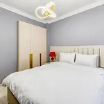לינה וארוחת בוקר Bright 4*