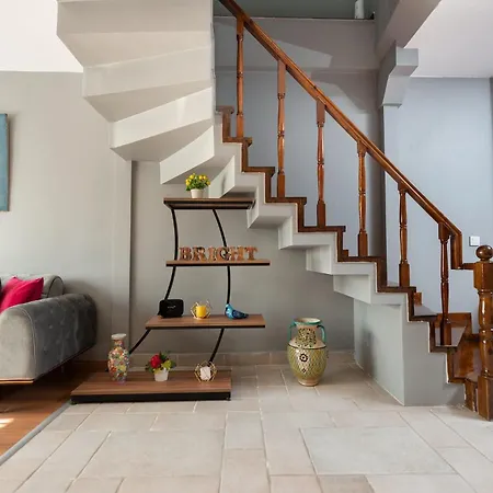 Bright לינה וארוחת בוקר 4*